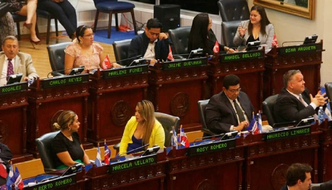 Arena y FMLN se descartan para coalición y admiten diálogo con sectores para “frenar dictadura”