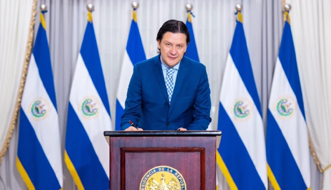 Bukele nombra a abogado colombiano experto en tecnología como Comisionado para DDHH y Libertad de Expresión