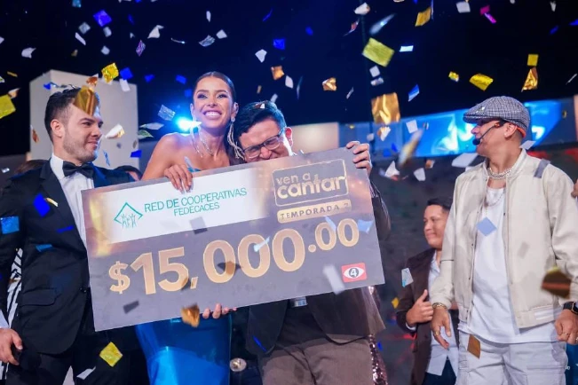 Lisandro Escobar, de Soyapango, el gran ganador de "Ven a Cantar" en TCS