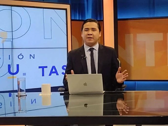 Luis Parada y Celia Medrano se afiliaron a Nuestro Tiempo: Failer