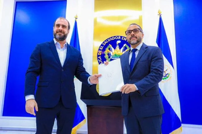 Aprueban reducción a 60 diputados y eliminan diputaciones por residuos
