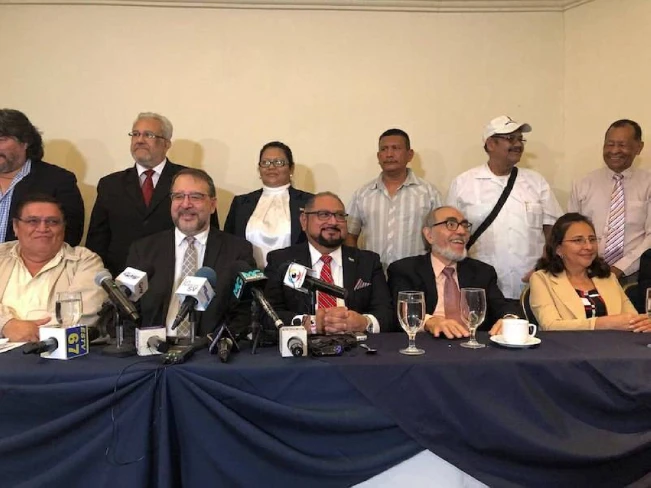 Movimiento Resistencia Ciudadana propone a salvadoreño residente en EEUU como candidato presidencial