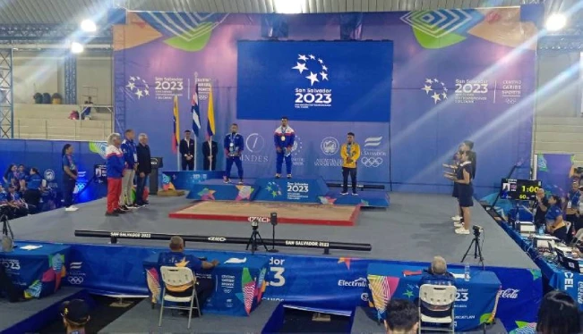 Cuba y Colombia logran oro en 61 kg de levantamiento pesas; El Salvador es último