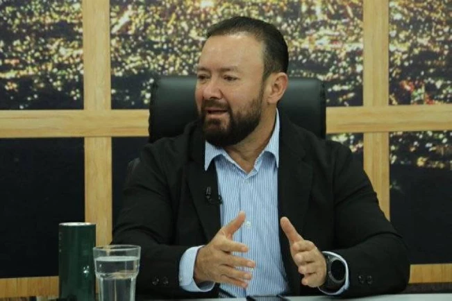 Guillermo Gallegos se retracta de candidatura como alcalde de San Salvador Centro
