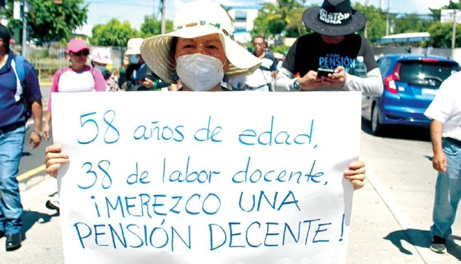 Maestros piden cambiar fecha para aplicar a retiro voluntario