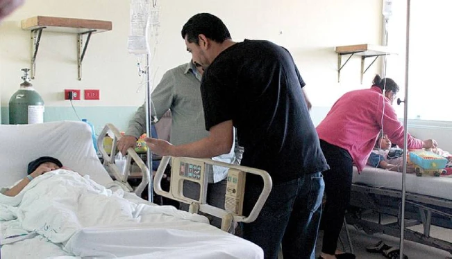 Colegio Médico señala carencias en sistema de salud y pide  “despolitizarlo”