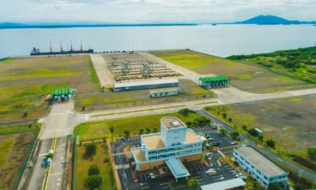 Barco para el desarrollo del ferri con Costa Rica parte hacia El Salvador