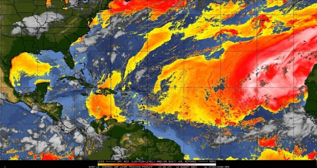Nueva nube de polvo del Sahara alcanzará a El Salvador este lunes y anticipan aumento de calor
