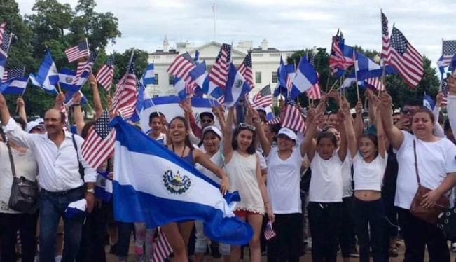 Salvadoreños, la tercera población hispana más grande de EE.UU.