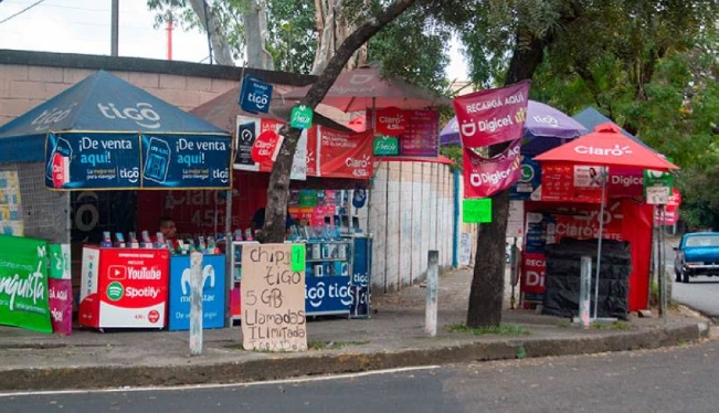 El 88 % de los salvadoreños utiliza el celular con saldo prepago