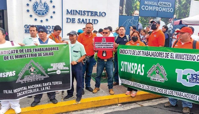 Denuncian suspensión de 22 sindicalistas por exigir pago de nocturnidades