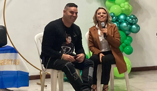 El ex MDO, Didier Hernández, se reúne con fans salvadoreños