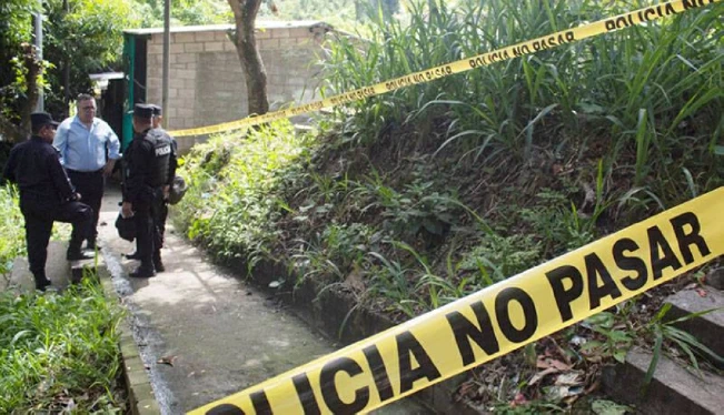 Hallan muerta a una niña en La Campanera y detienen a tres