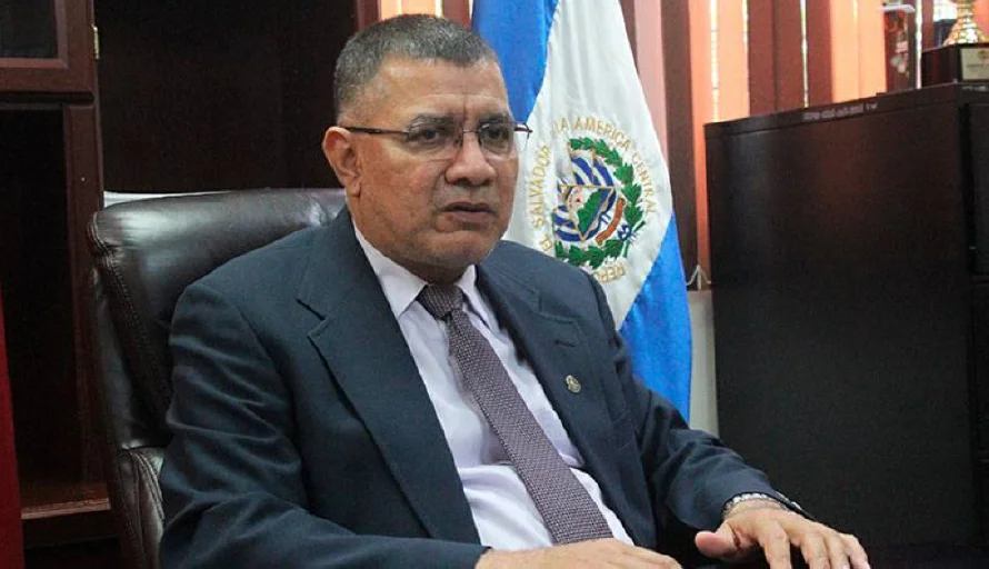 UES nombra al ingeniero Juan Rosa como su nuevo rector