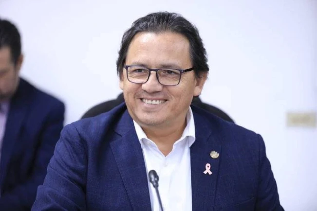 Ministro dice a diputados cumplirán promesa "Mi nueva escuela", con $235.5 millones para 2024