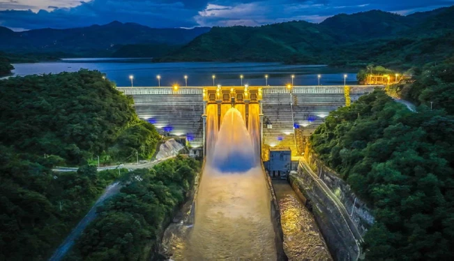 Bukele enviará un proyecto a la Asamblea para bajar el precio de la tarifa eléctrica