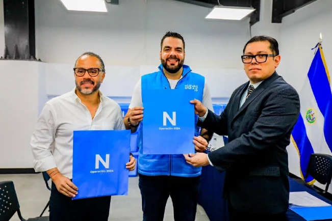 Así llegaron los candidatos a diputados de Nuevas Ideas a solicitar inscripción