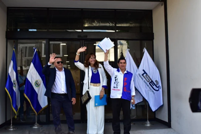FPS pide al TSE inscribir a su candidata presidencial y rechaza anticipo de deuda política