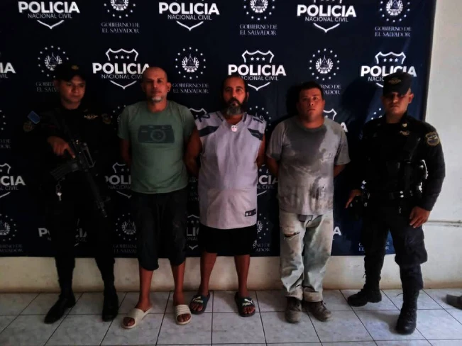 Capturan a tres hombres señalados por un homicidio en colonia Xanadú, San Miguel