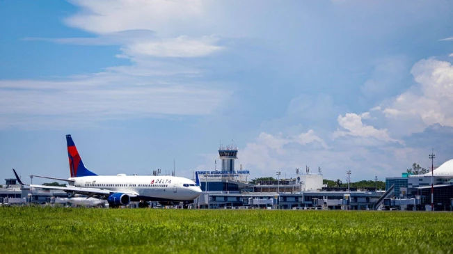 El tráfico de pasajeros en el aeropuerto San Romero ya superó al total de 2022