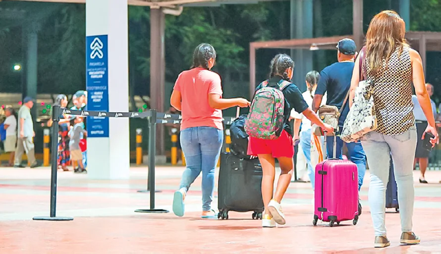 Mitur prevé 2.9 millones de turistas internacionales en 2023 y 3.1 millones en 2024