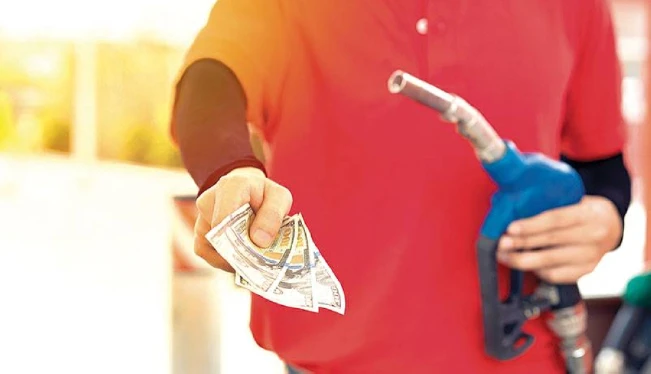 Precios del galón de gasolina bajan hasta $0.21 en todo el país