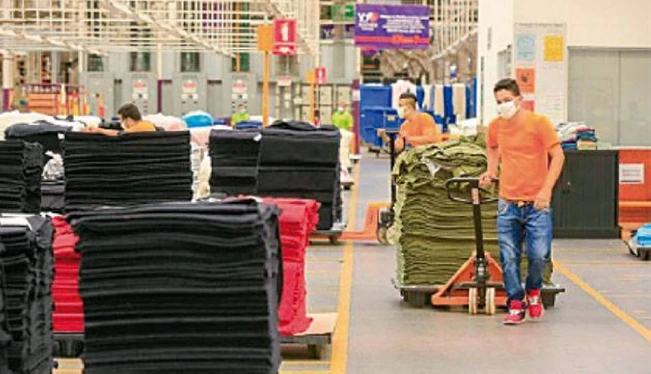 HanesBrands, el mayor exportador textil, cierra una de sus plantas en El Salvador