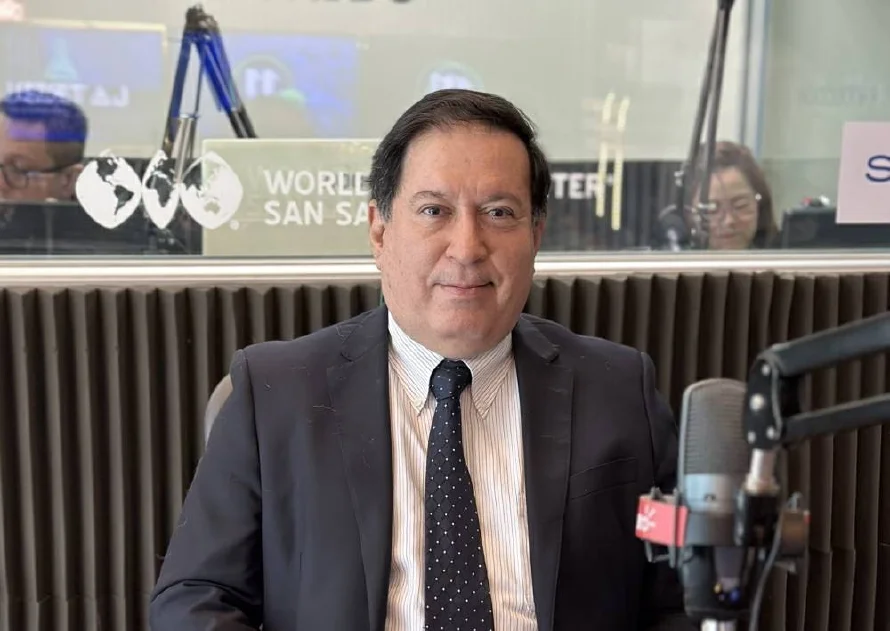 Carlos Acevedo respalda la reelección presidencial "indefinida"