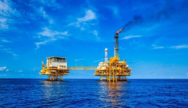 Reservas de petróleo vuelven a subir con fuerza en EEUU