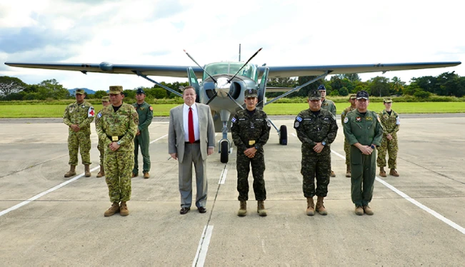 EEUU entregó a El Salvador un avión Cessna para misiones humanitarias y vigilancia