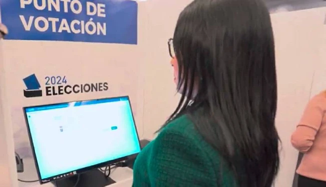 Partidos opositores desconfían de los cambios a contrato de voto electrónico