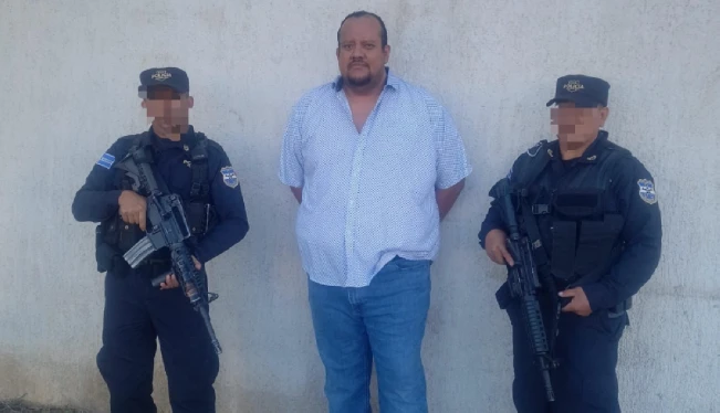 Capturan en Apopa a reconocido dueño de taller automotríz señalado por estafas de más de $2 millones