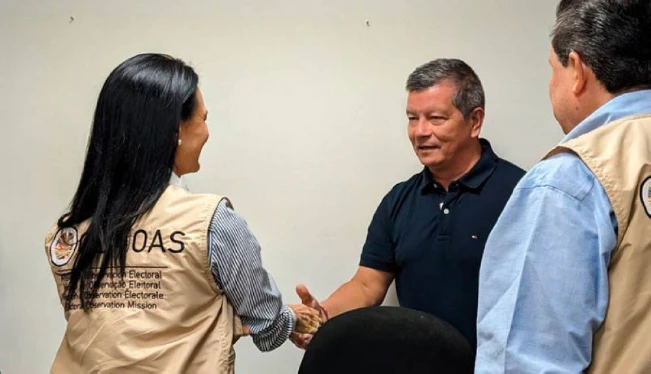 Misión de la OEA se reúne con el TSE, candidatos de la oposición y canciller