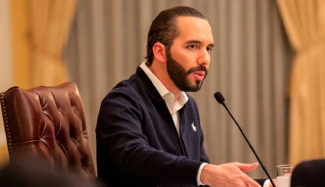 Bukele destaca logros y critica a periodistas