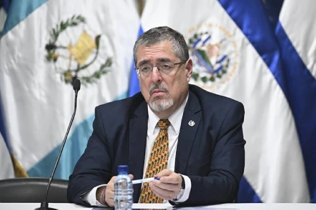 Presidente de Guatemala felicita a Bukele por su eventual reelección