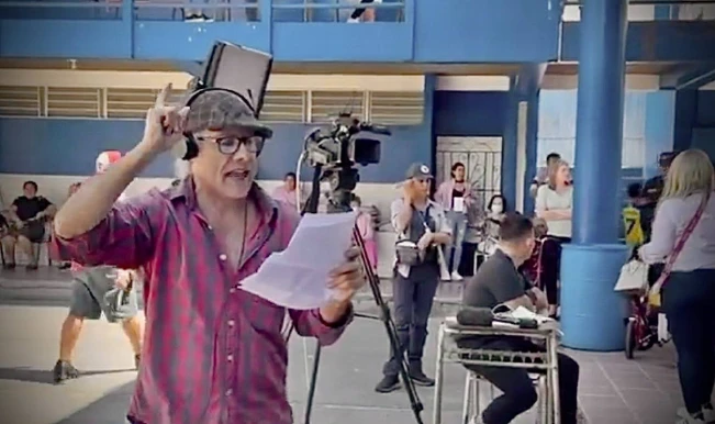 Exigen liberar a escritor capturado por leer artículos de la Constitución en centro de votación