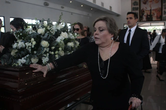 Familia y amigos despiden a exasesor de Seguridad, Alejandro Muyshondt