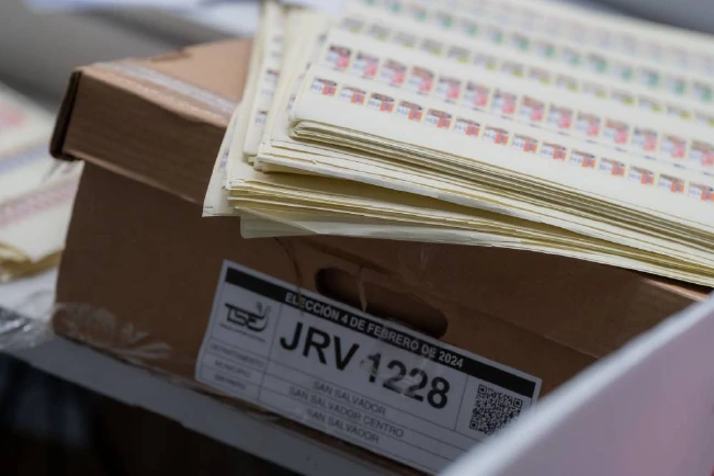 TSE finaliza escrutinio de los diputados por San Salvador
