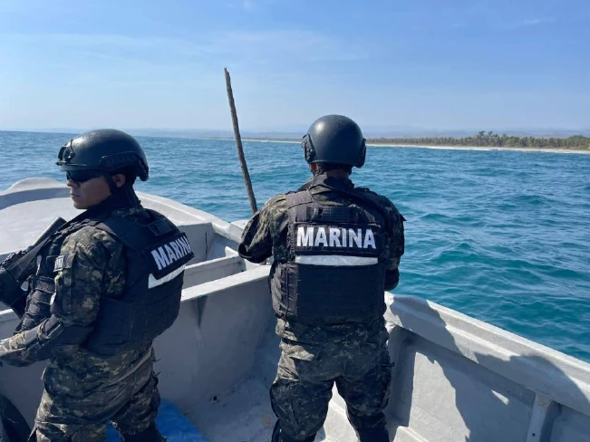 Autoridades buscan a joven desaparecido en playa El Amatal