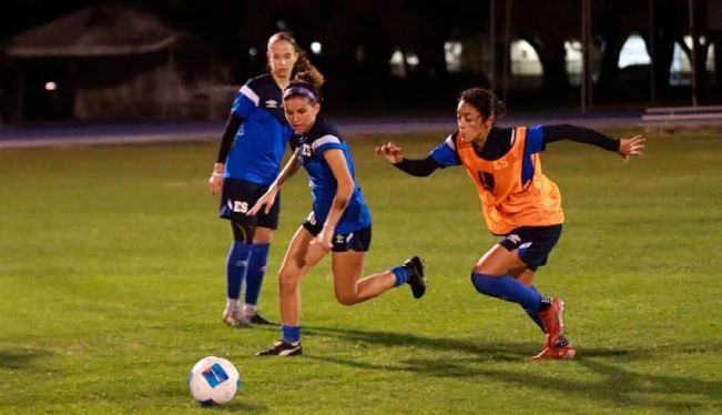 Selecta femenina se aferra a un milagro para avanzar en la Copa Oro