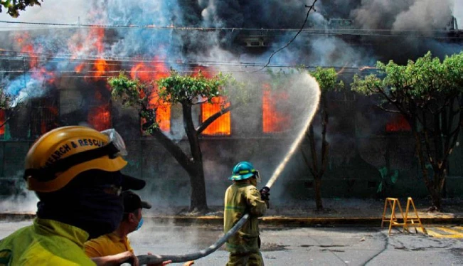 Bomberos pasarían a tener turnos de 24 horas continuas