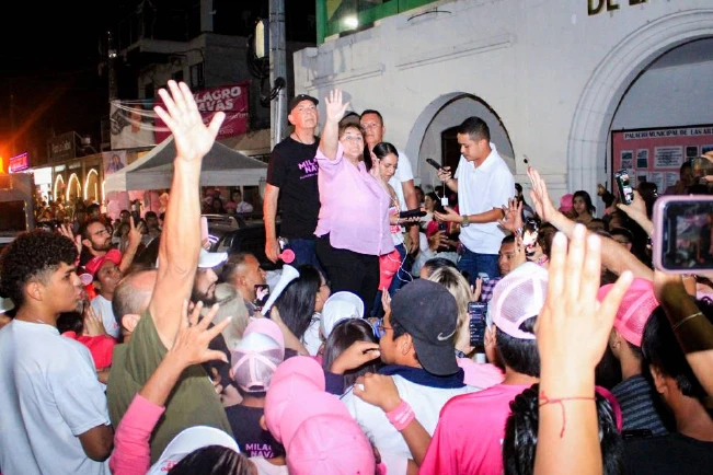 Milagro Navas se proclama ganadora y Michelle Sol reconoce su triunfo en La Libertad Este