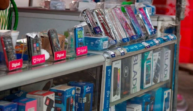 Las marcas chinas de teléfonos ‘se apoderan’ del mercado salvadoreño