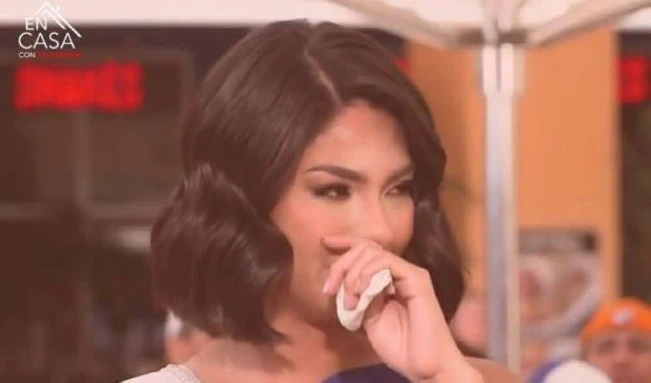 Miss Universo 2023 se rompe ante la dificultad para reunirse con su familia