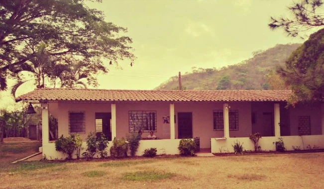 Museo Jon Cortina pide a FAES respetar artículos históricos tras ocupación en el cerco de Chalatenango