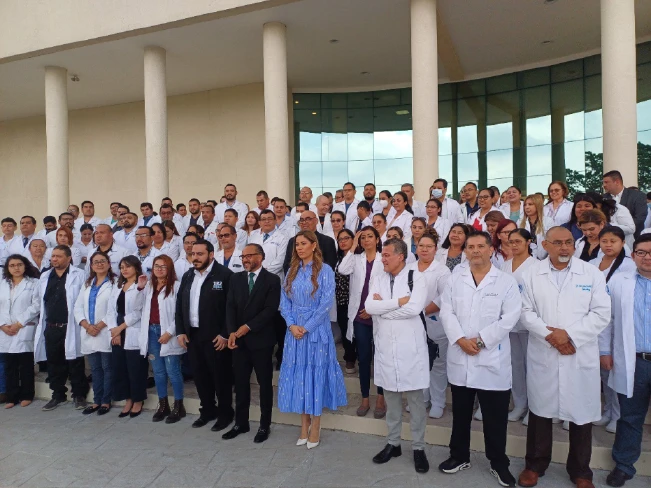 Aprobada ley: solo Conadem podrá certificar especialidades médicas en el país