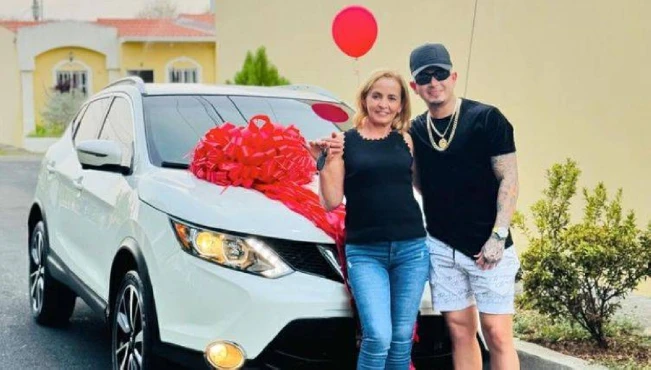 El Ricky, el influencer que logró comprarle un carro a su madre