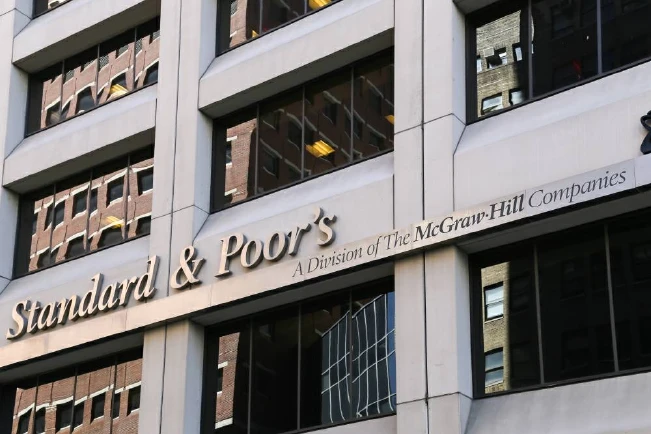 S&P mantiene en firme la calificación de riesgo de El Salvador tras anuncio de recompra de deuda