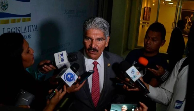 Condenan a Norman Quijano a 13 años y cuatro meses de cárcel por pactar con pandillas