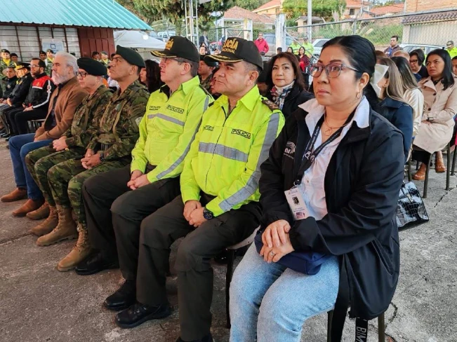 Presidenta del TSE participa como observadora en votaciones por referendo en Ecuador